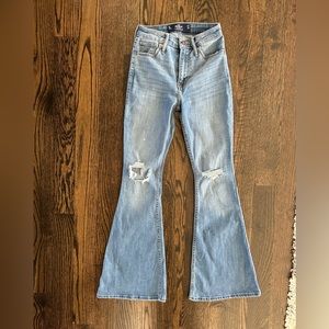 Hollister, high-rise vintage flare. Sz 24. EUC